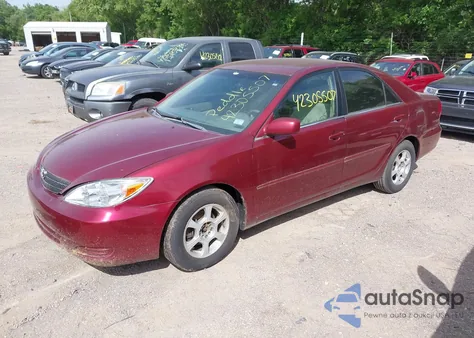 2004 Toyota Camry Le z USA, uszkodzony, nr VIN 4T1BE30K14U306583